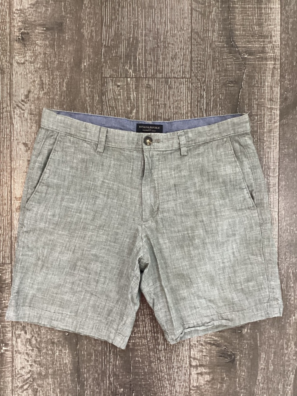 Banana Republic Men’s Gray Chambray Shorts - Size 34